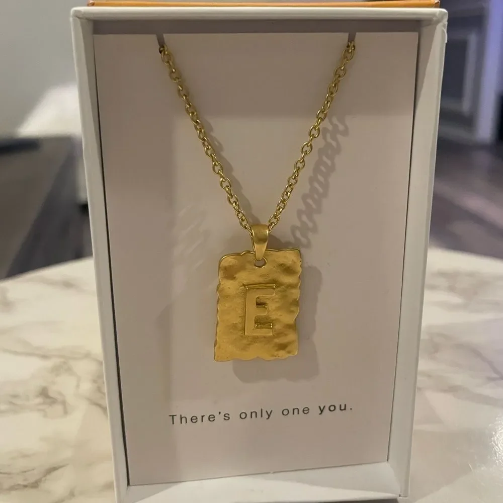 𝅺Zara E Initial Stamp Necklace  NIB